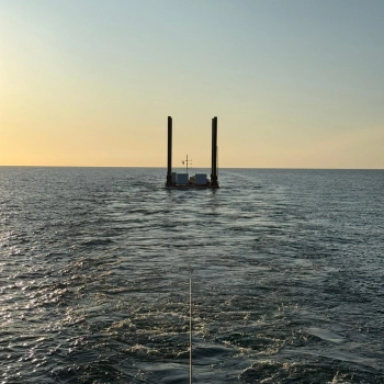 SAVOIR-FAIRE : Convoyage d'une barge de 13,5x13,5m